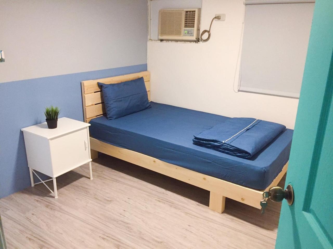 巷弄內的老宅 Hotell Pingtung Exteriör bild